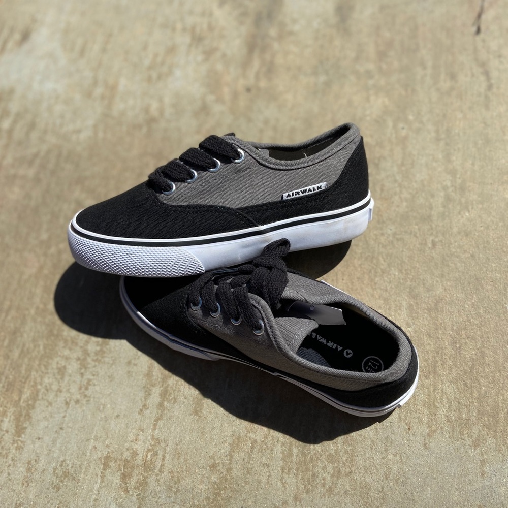 Airwalk kids shoes